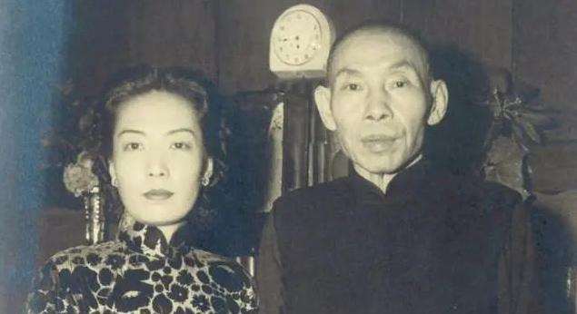 当年，杜月笙被绑架时，领头劫匪张口就是要40万大洋，杜月笙淡淡道：“40万太少，