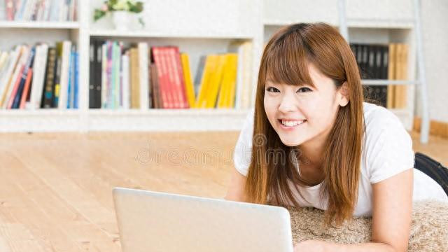 女人必看！男人找你借钱，向你哭穷！是真爱你，还是另有目的？