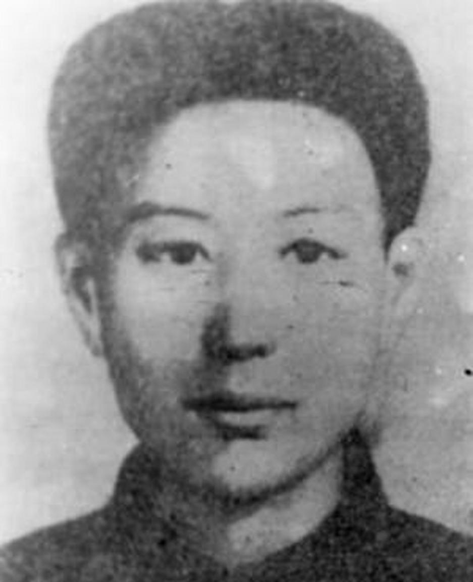 1982年，重庆田里发现一具戴镣铐的骸骨，竟是失踪48年的红军师长，这是会是，我