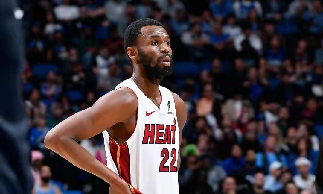 美媒:湖人曾用范德彪克内克特报价维金斯，被热火直接拒绝
据美国媒体披露，湖人近期