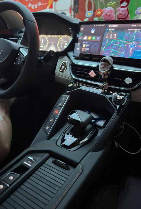 有利有弊的主动刹车功能
今天过来吐槽下06，前几天打台风时，正准备上个斜坡，车子