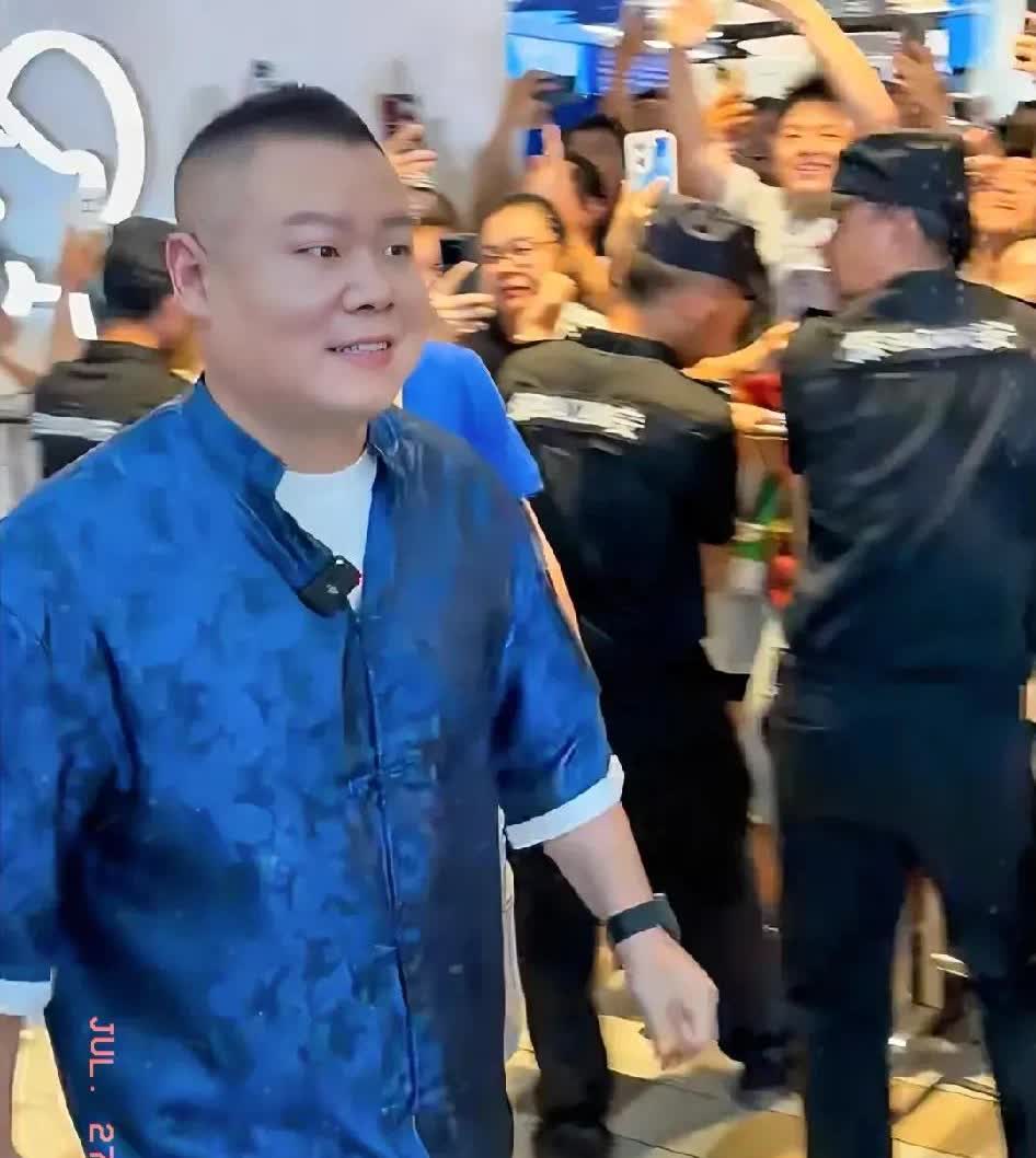 想过岳云鹏会火
没想到是因为岳云鹏的“非要唱”演唱会，在首都体育馆举行。

