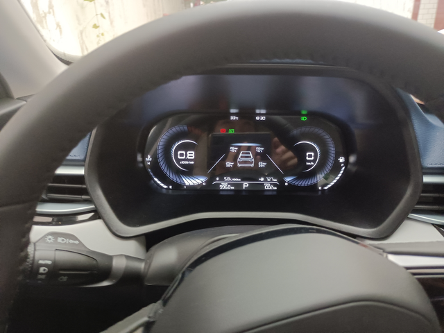 基本一千公里了5.8
一开始对油耗还是挺担心的，这样油耗我还是比较满意的，车开始