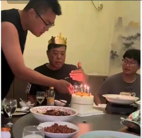 郭杜和许姚都输了，田家赚大了。郭杜养大的郭威，许姚孕育的郭威，谁知道郭威听了田大