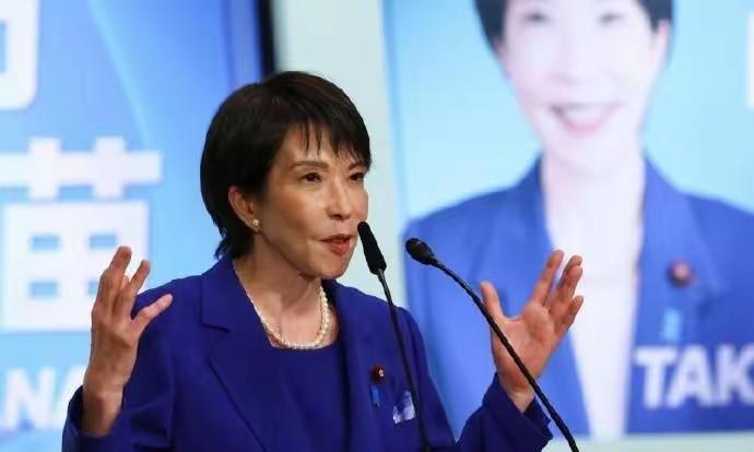 高市早苗当选为自民党第一位女总裁，中国网友莫名的兴奋起来，都在说希望高士早苗能够