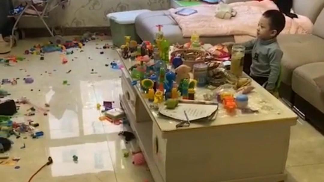 熊孩子外出闯祸：家庭教育的缺失与社会公德的反思