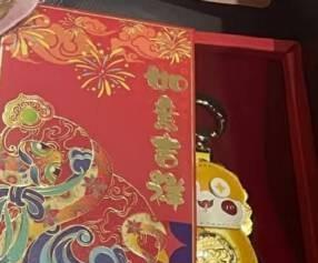 所以说穷的是梅逐雨 跟许凯毫无关系！！！