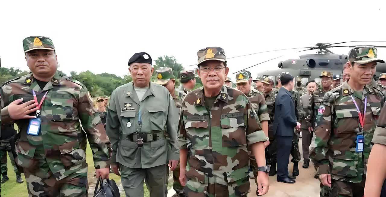 打不动了，求和！柬埔寨主动认输？
柬埔寨官宣了求和的消息。当地时间 27 日，