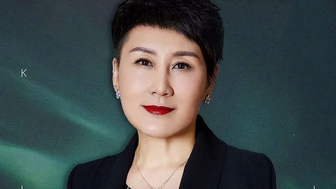 演员张凯丽：一见钟情嫁富豪，恩爱30年生明星女儿，62岁仍是顶流
