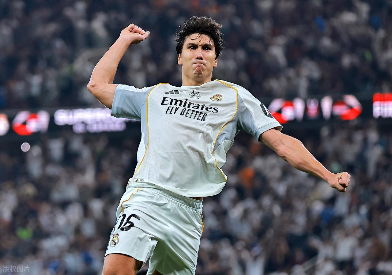 随着比分定格3-2，巴萨击败皇马夺冠，赛后评分随之出炉