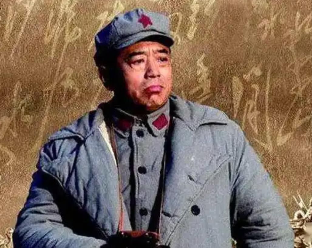 那年，彭德怀到格尔木视察，当天半夜，彭老总亲自检查岗哨位，他站在一个哨兵身边问道