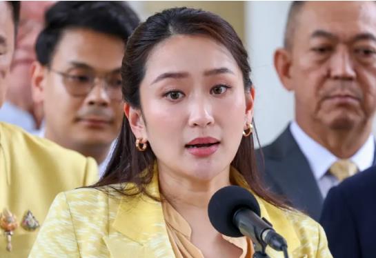 佩通坦彻底地失望了，而泰国军方已经获得了决定性的胜利。
 
这事儿得从佩通坦的一