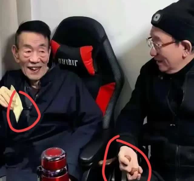 这些相声演员之间吵架可真不是盖的，怪不得两家能有矛盾呢，
杨少华的儿子杨议，那