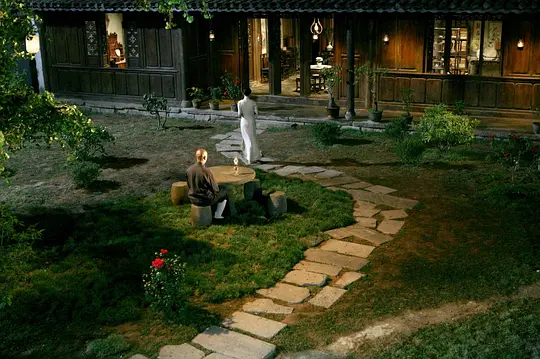    无意看到《爱有来生》电影，哭唧唧的看完，故事很简单很俗套，但演员很在线，镜