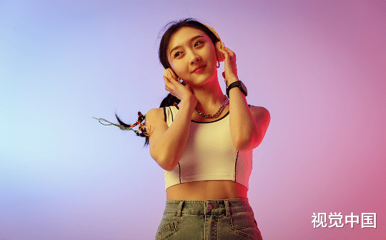 与他分开的第二年，我就嫁给了他的兄弟。