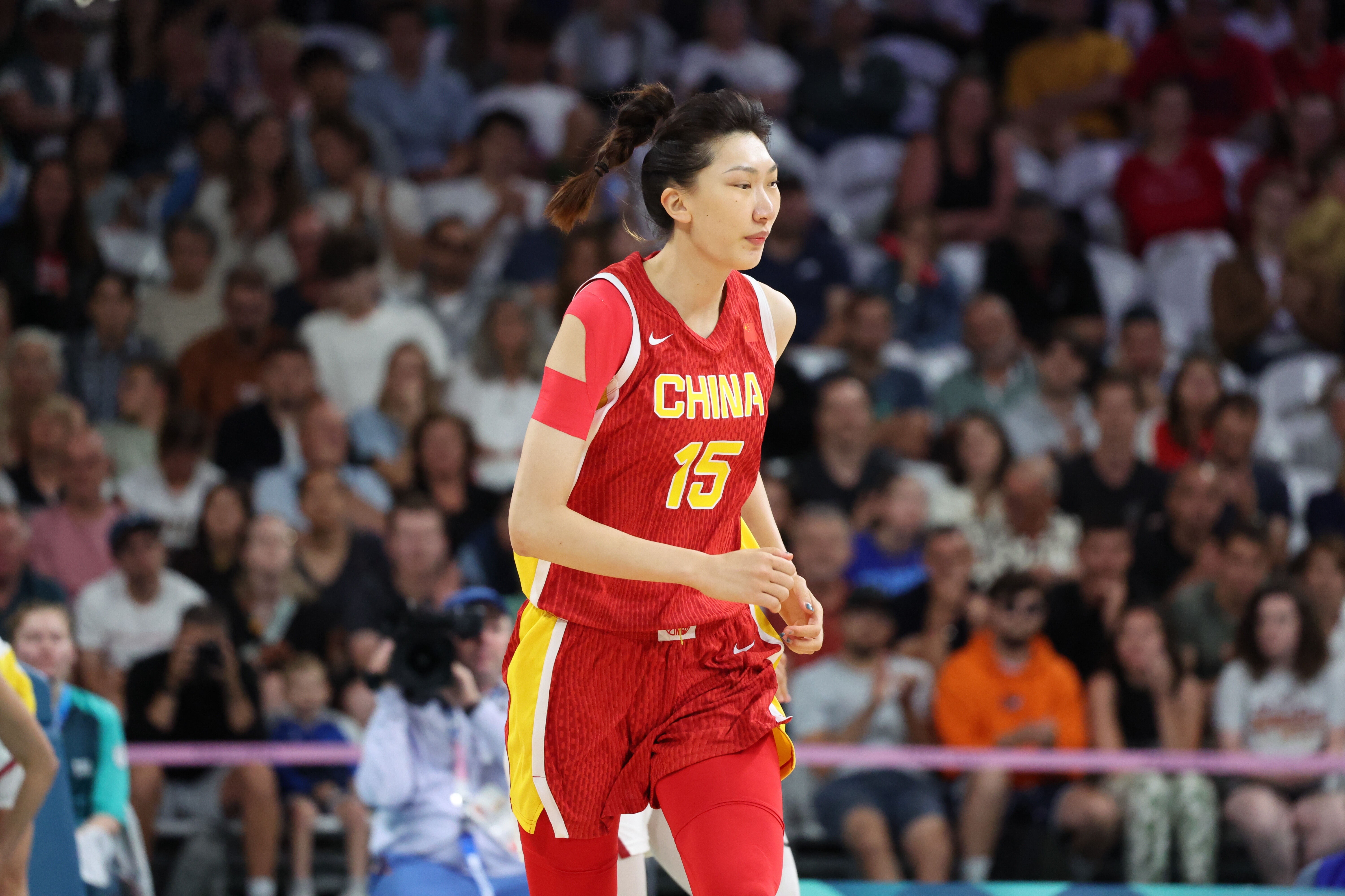 女篮热身赛，中国女篮93-61战胜日本女篮。
本场比赛，中国女篮内线韩旭表现不多
