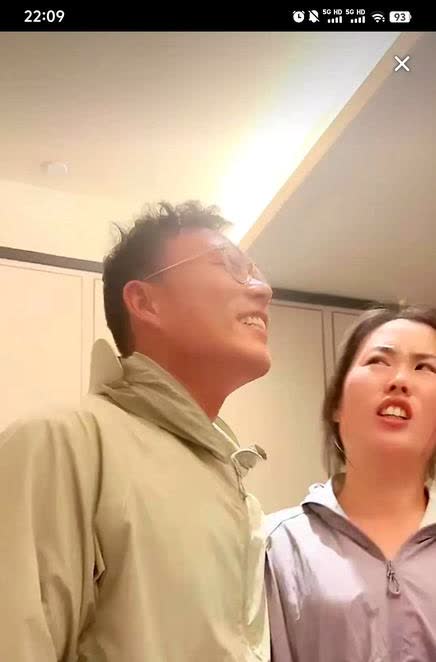 农哥选云飞当模特真的是太对了，云飞175的个子配上帅气的外表，穿上361的服装，