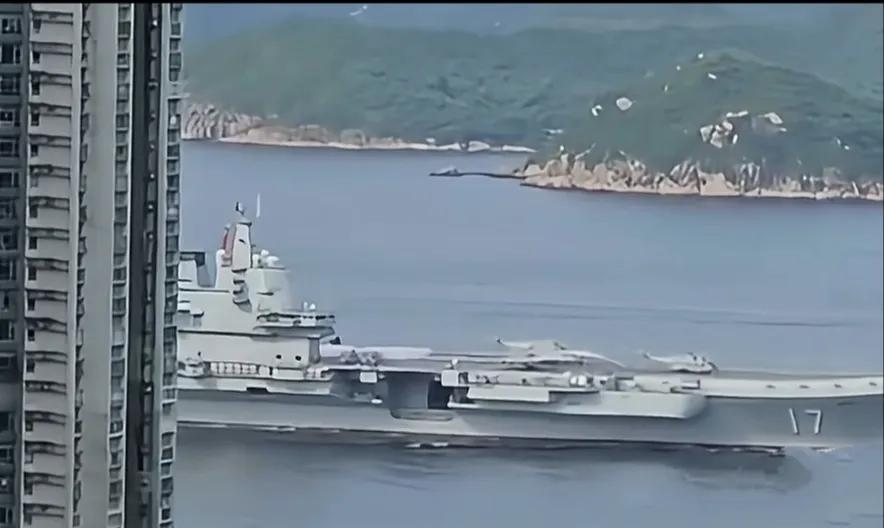 建议将“维多利亚湾”改回“尖沙咀湾”，你支持吗？
7月3日，山东舰航母战斗群停靠