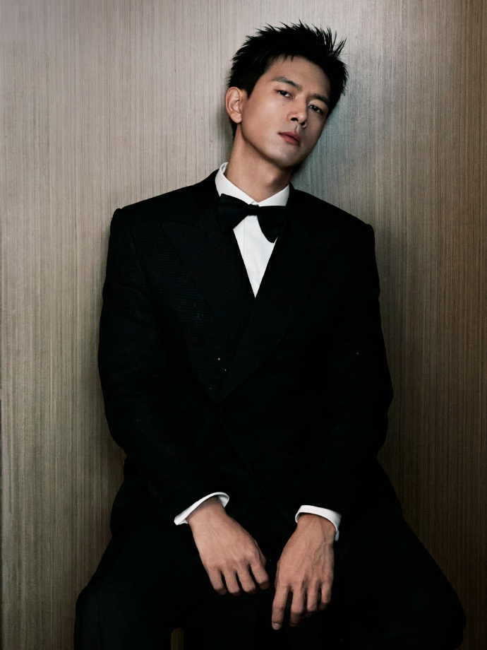 李现携手韩红基金会向香港捐赠100w
一切平安