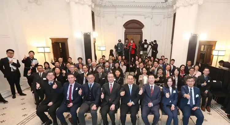 中国香港成立国际调解院









**这事儿真是让人拍案叫绝！** 那些