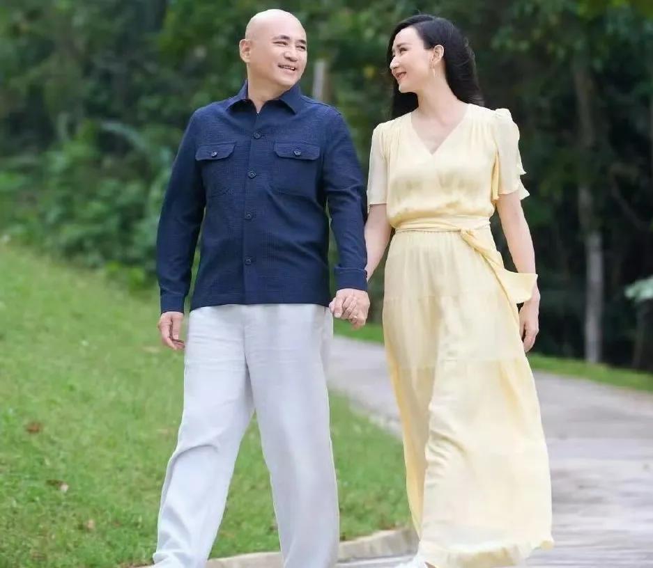 都说婚姻是女生的第二次投胎，
第一次投胎是选父母，
选得好一生幸福，选不好潮湿一