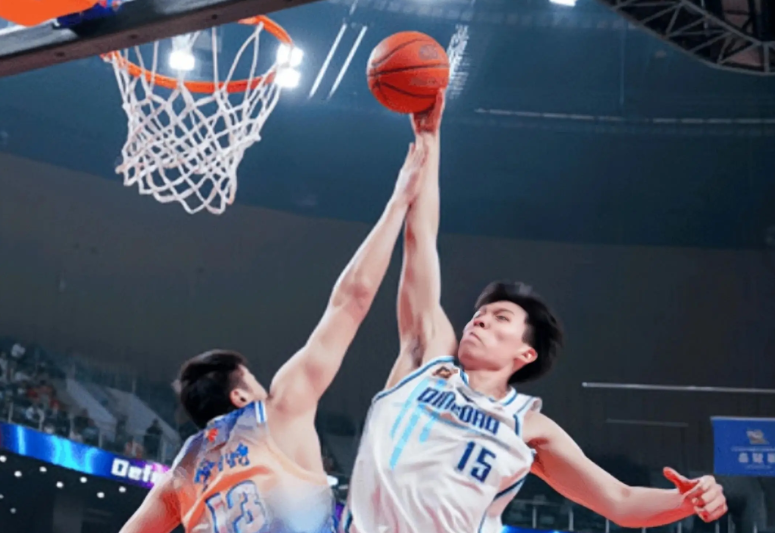 人逢喜事精神爽！小杨这一攻一防，看的真过瘾！

NBA夏季联赛开拓者对阵火箭第二