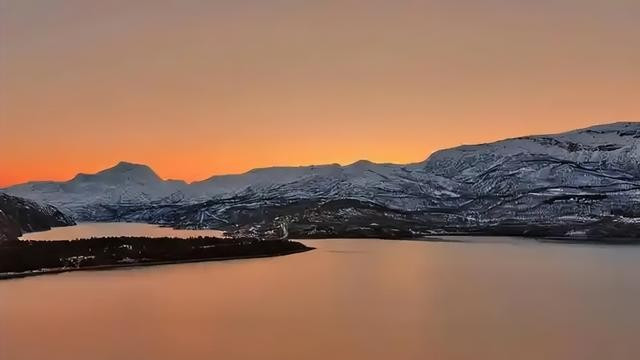 瑞典美女远嫁中国，结婚1年竟闹着回娘家，姑娘：快被婆家逼疯了