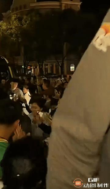 近日辽宁男篮与北控男篮进行了三场热身赛，初步达到了检验球队阵容的目的。而今天有球