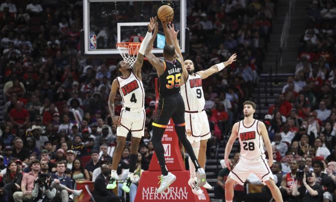 火箭连格林都不想出了吗？
根据The Athletic记者Kelly Iko在播
