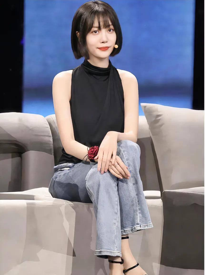 李溪芮算美女吗？
她的脚肯定是达标了！