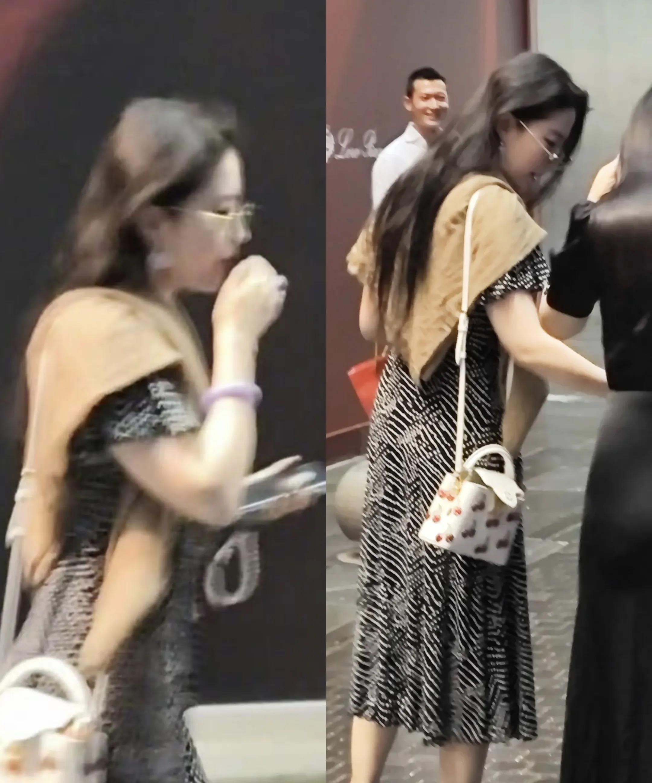 研究了大半天，
终于从刘亦菲身上发现了一个秘密。
那就是女人可以胖，可以瘦，但是