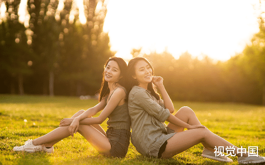 接回爸爸前妻的女儿后，我成了庶女