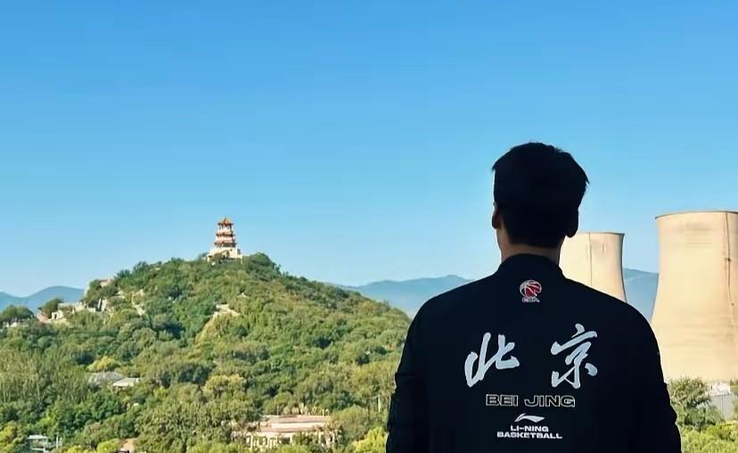 希望赵睿在北京有一个好结尾！
看来赵睿对转会北京很满意，他已经到北京队报到了，这