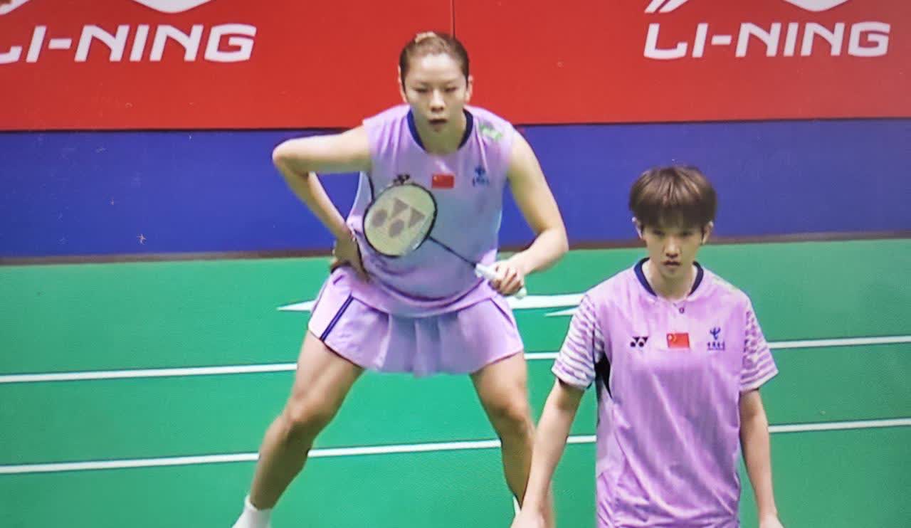 贾一凡/张殊贤闯进了女双决赛！
香港羽毛球公开赛女双半决赛上，贾一凡/张殊贤以