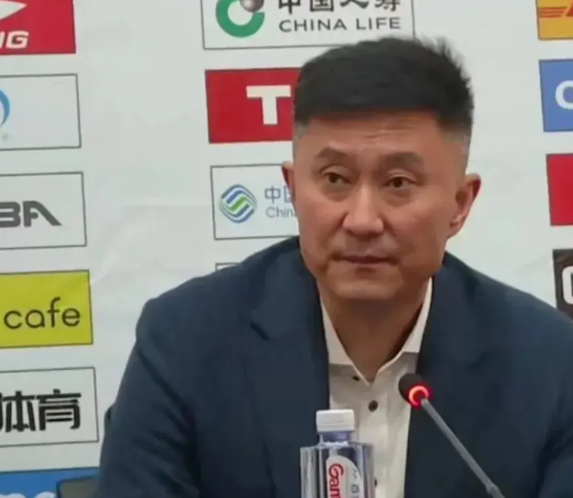回看一遍广东和山西的第一战，觉得广东队还是有机会的，广东球迷不要悲观，那个凯尔被