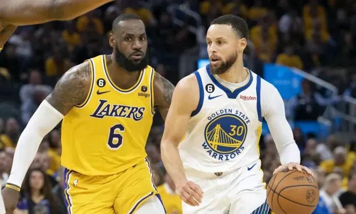 r/NBA年度100球员，超30万名球迷投票结果如下：
1. 约基奇
2. 字母