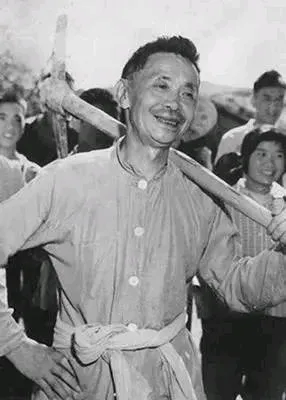 1957年，开国少将甘祖昌态度坚决的向总政治部提出申请：“我脑袋受过伤，不适合当