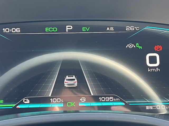 跑高速百公里油耗7.2L
驾车回家，全程99%都是高速，可以理解为高速油耗了。