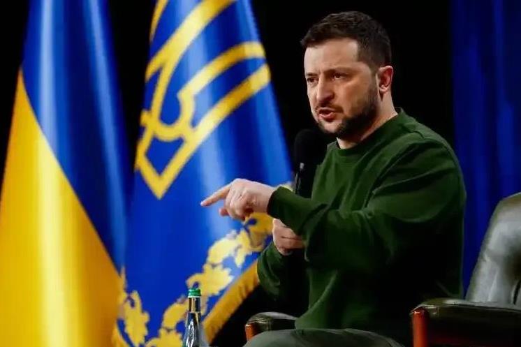 泽连斯基突袭俄军基地！普京沉默不回应，背后暗藏什么玄机？
2025年8月6日，乌