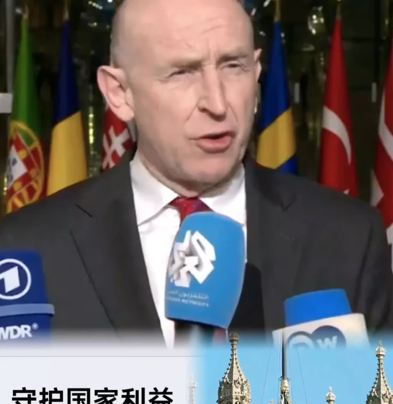 人怎么可以捅出这么大的篓子！
笑不活了，
英国收买的1.9万名间谍资料泄露！