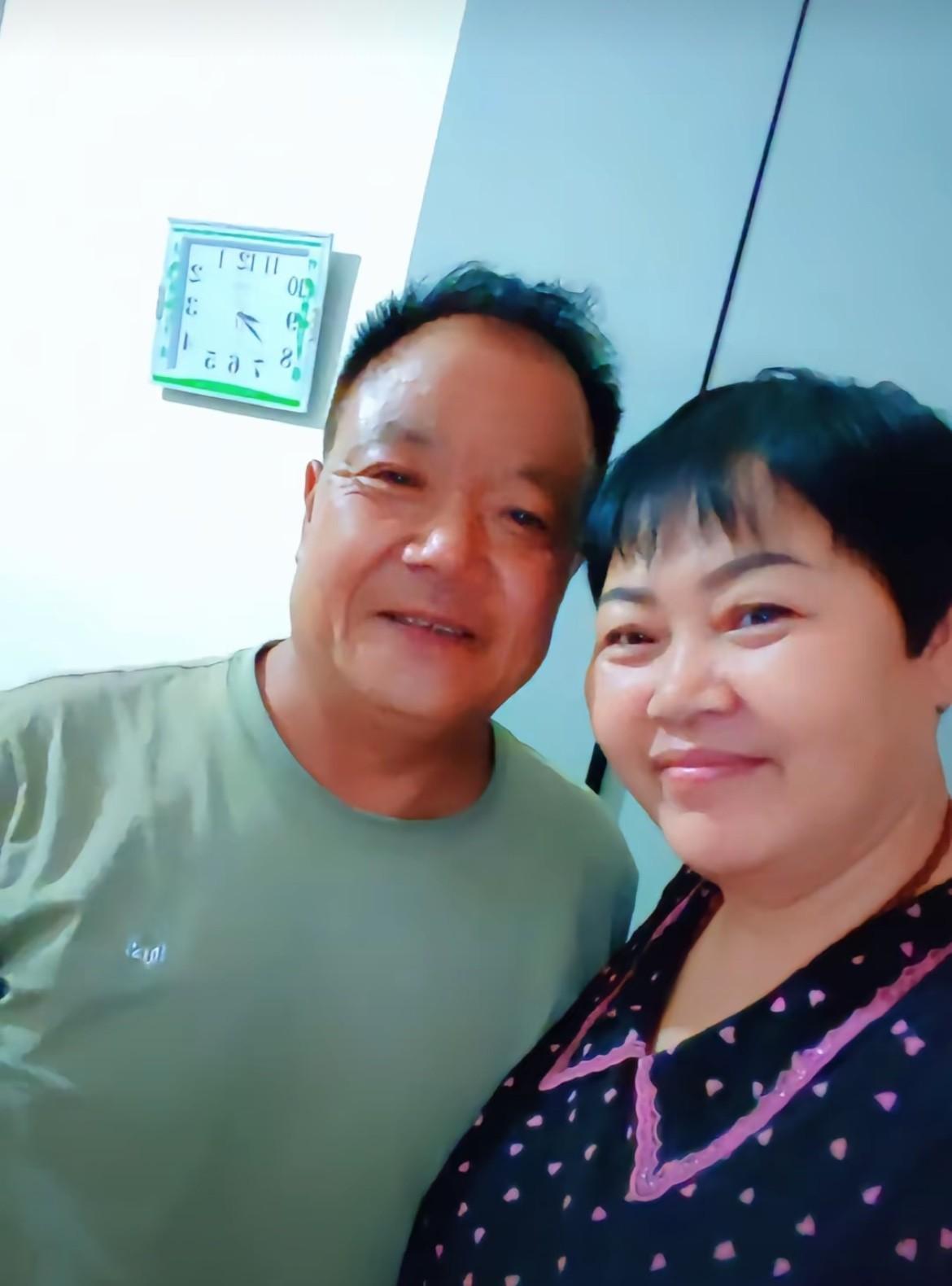 一个正常医护退休人员，千里迢迢爱哑叔而来，想不通啊，后来哑嫂说出了心里话，图哑叔