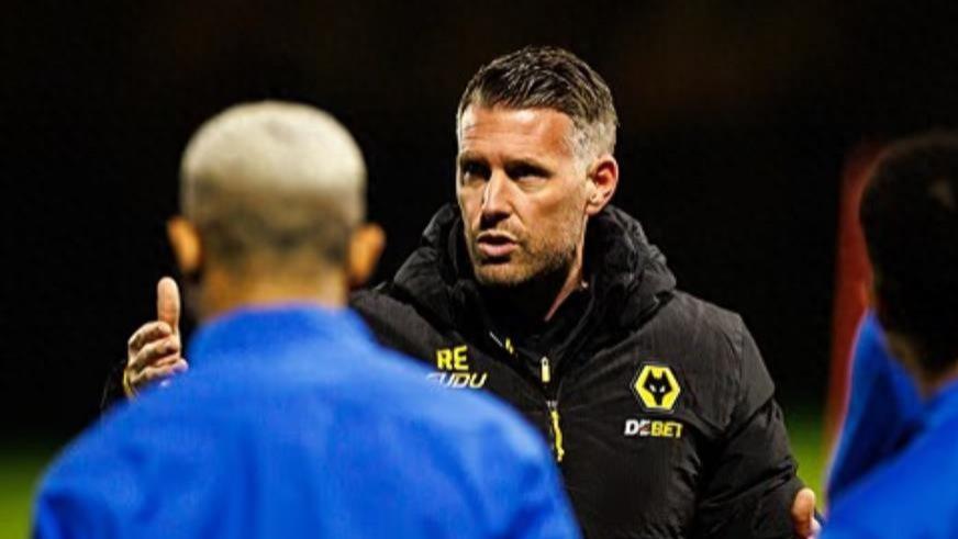 英超：明知狼队深陷降级区，爱德华兹为何仍毅然接手？