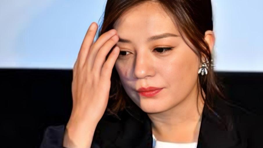 婚姻破碎、事业崩塌，赵薇被封杀5年后不再隐忍，首次回应传闻