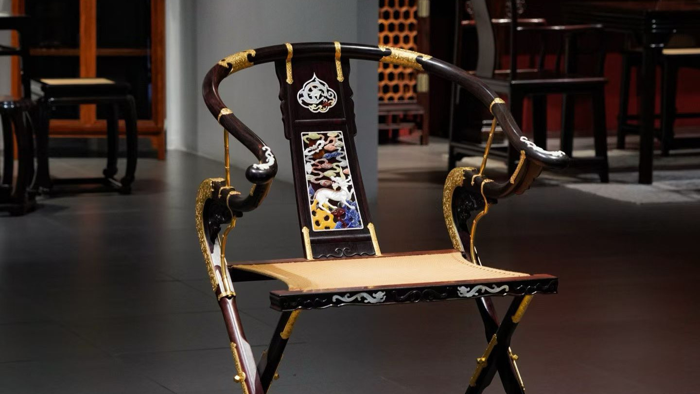 明式风骨，奢华匠造，叶紫檀百宝嵌交椅