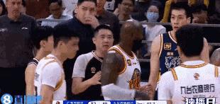 广东东阳光队超级巨星徐杰实在太逗了！在今日广东东阳光与吉林九台农商银行的第二节比