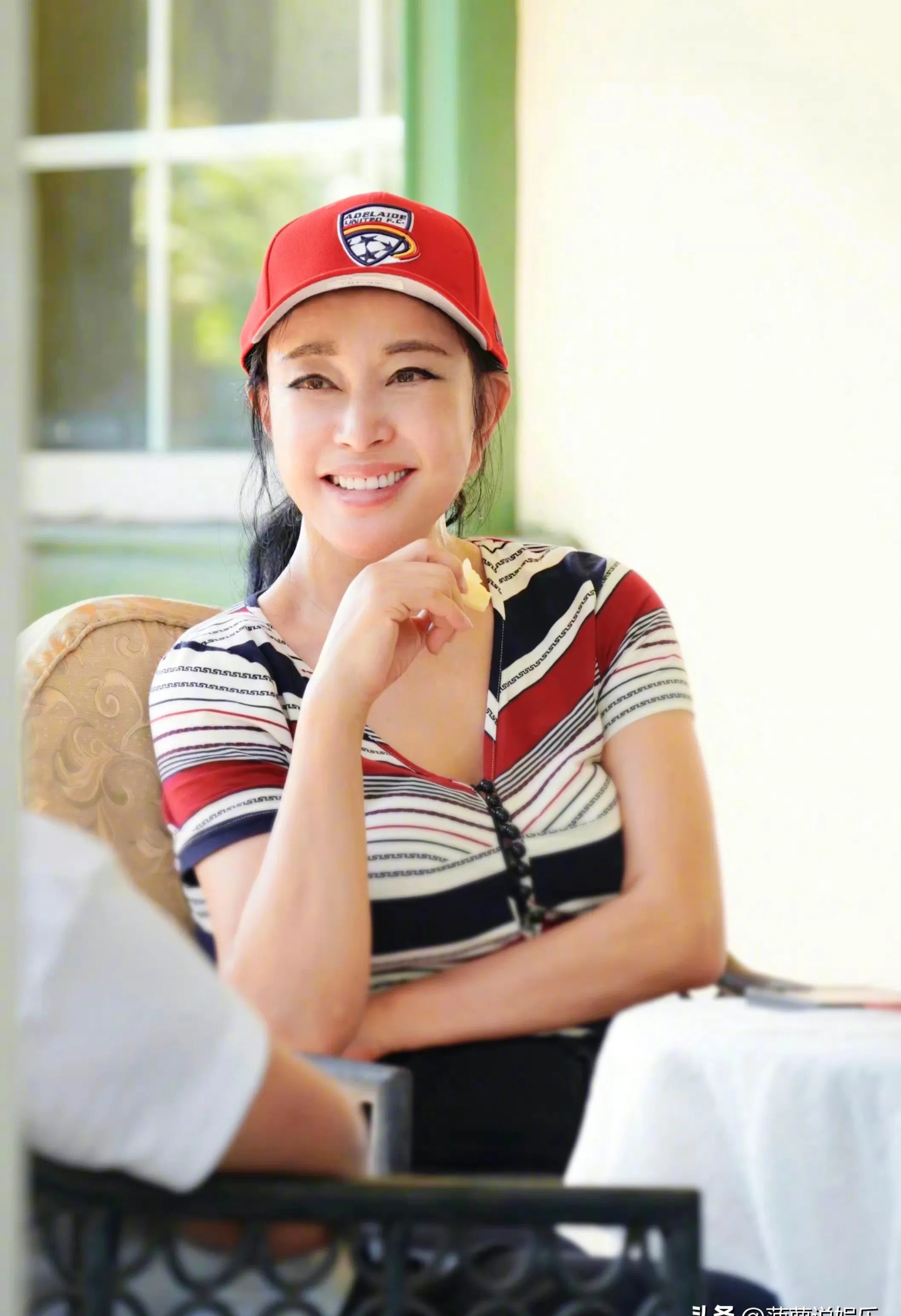 刘晓庆四婚无差评











刘晓庆结了四次婚，厉害吧？更厉害的是，没