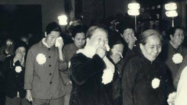 76年毛泽东去世，中央作出一决定，给了贺子珍机会，不幸中的万幸