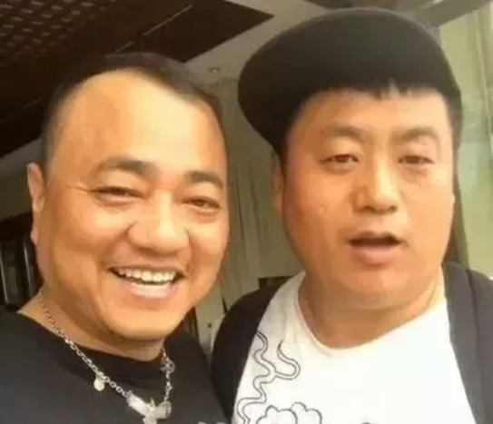 赵本山保镖张嘉豪发迹史











你敢相信吗？一个普通的保安，最后竟