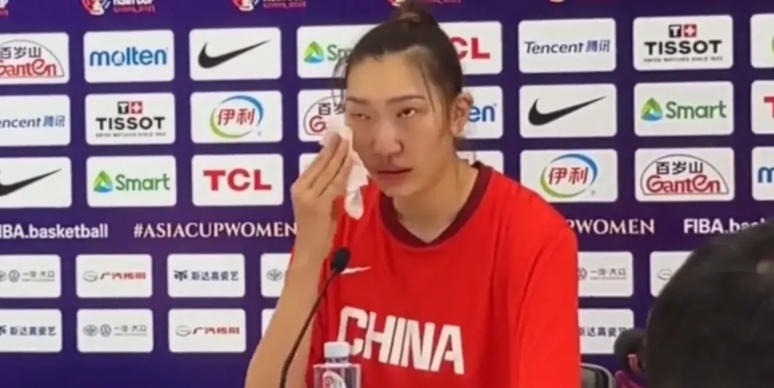 两年前，有李梦在的时候，打日本队，宛如砍瓜切菜。
两年后李梦不在国家队了，即使我