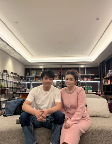 辛巴又上热搜了，雪大不该高调扛旗？

昨天“辛巴义子”老狗刚因为坑商家坑位费上了